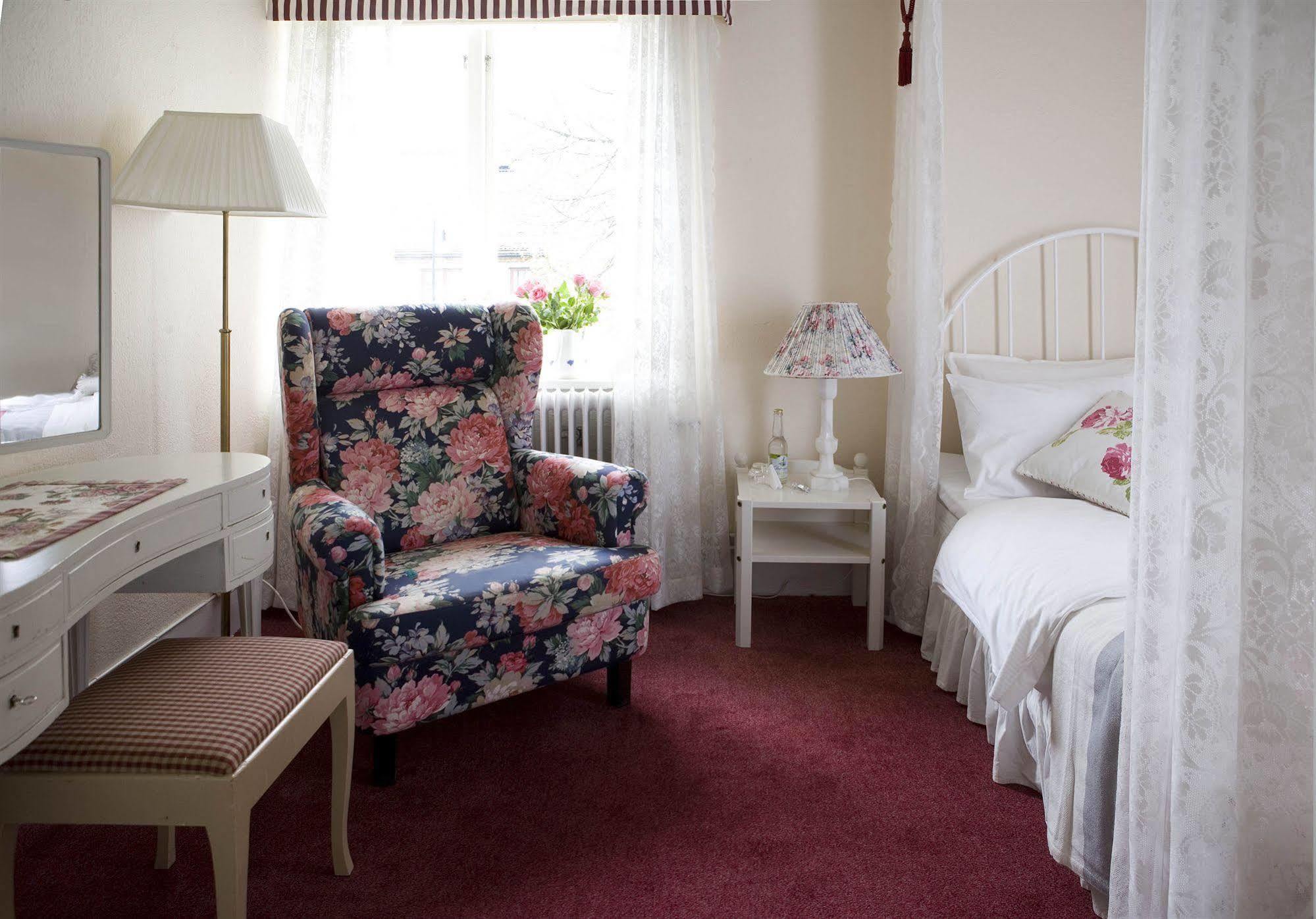 Hotell Bla Blom Gustavsberg Экстерьер фото